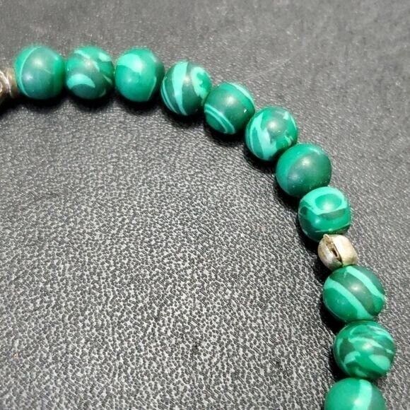 ***Sale*** Silver tone and green lucky bracelet - Picture 4 of 9